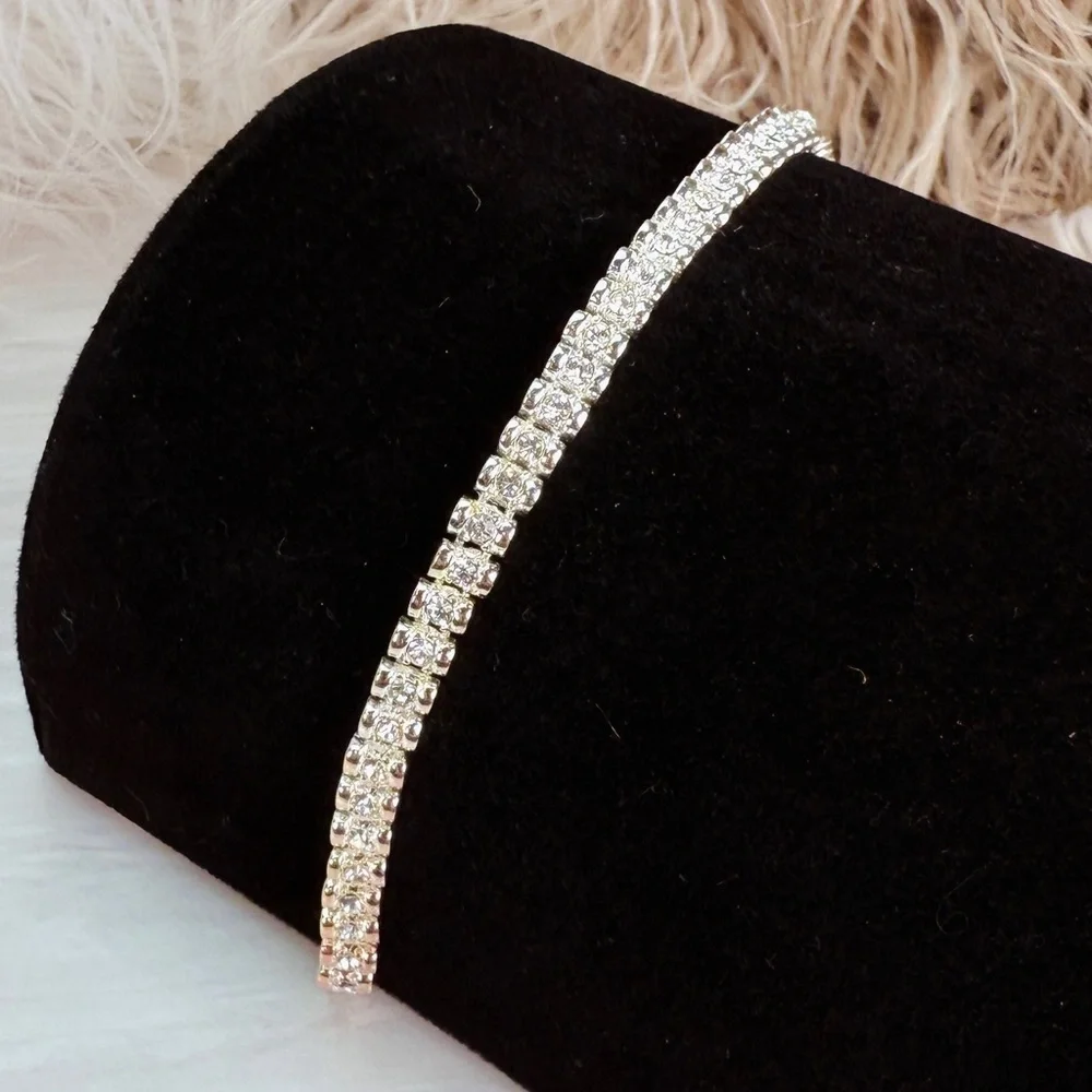 Vintage Silvertone crystal clear bling weighted tennis bracelet